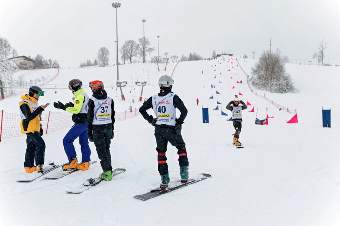 Чемпионат Московской области по сноуборду на трассе горнолыжного клуба Л. Тягачева в Дмитровском округе