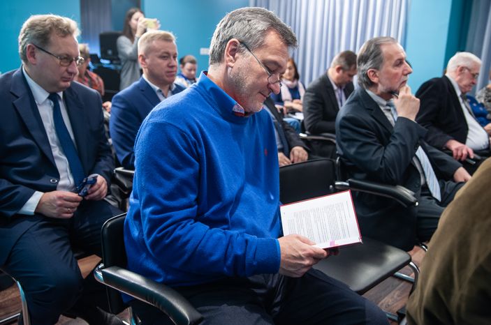 Презентация книги Александра Чумикова «Москва-400. Кам-са-мол! 90-е»