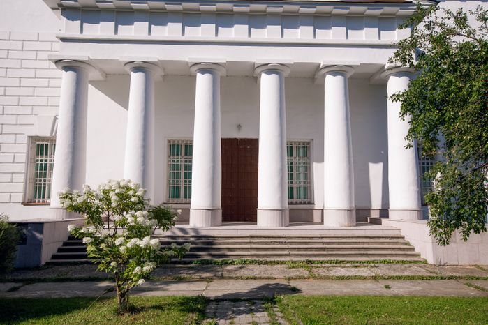 Домодедово. Церковь Архангела Михаила в Михайловском