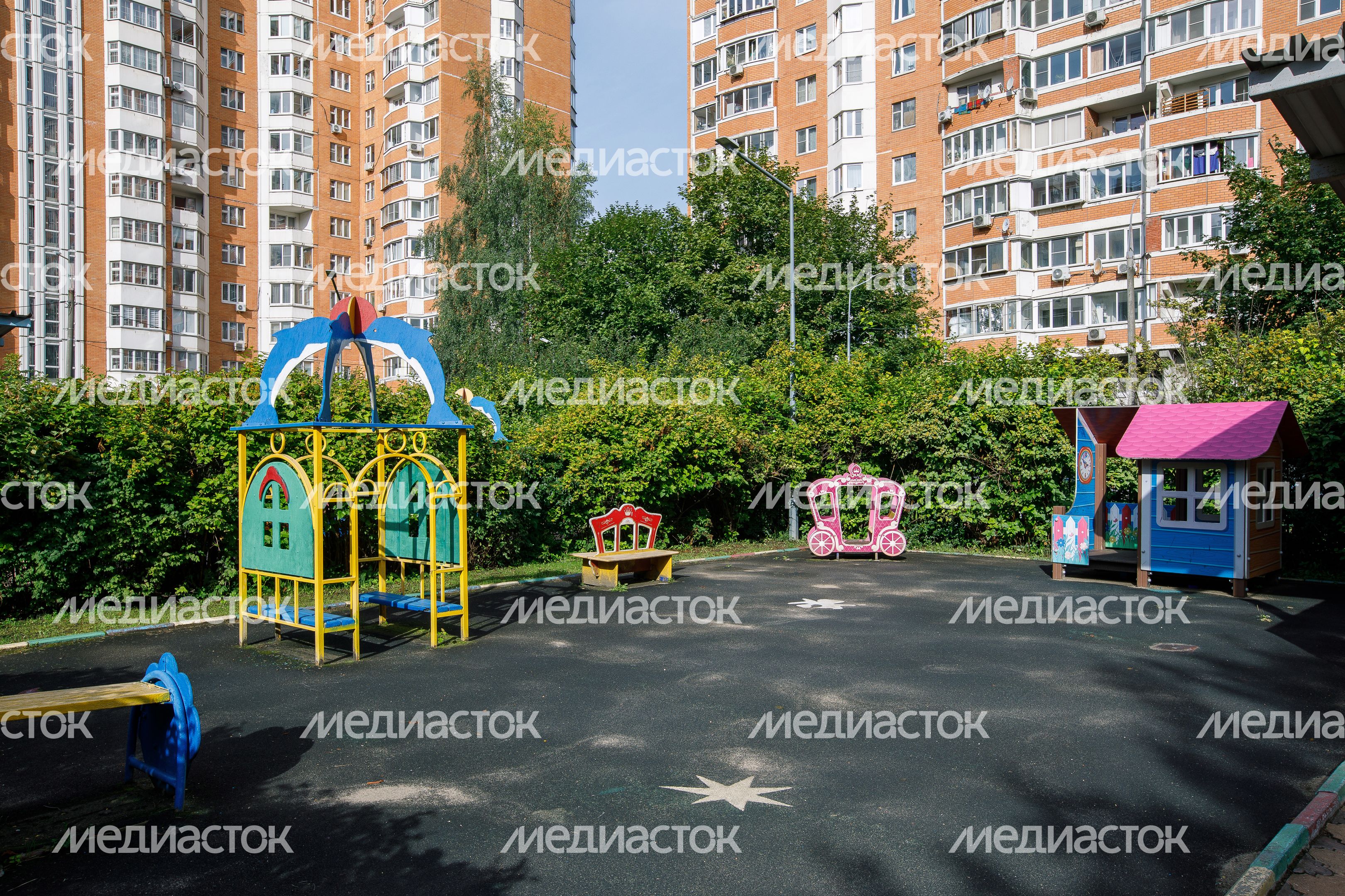 Игровая площадка в детском саду «Светлячок» в Химках Игровая площадка в детском саду «Светлячок» в Химках