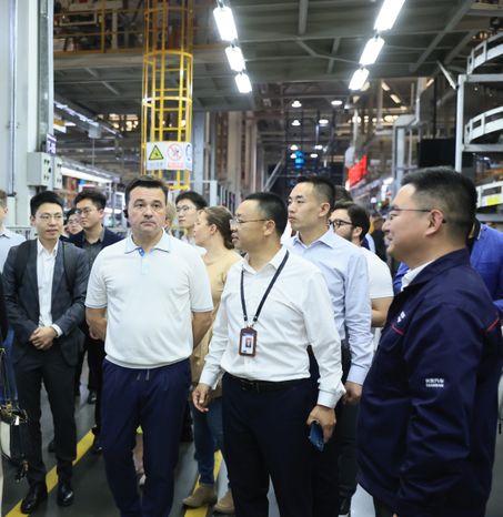 Посещение автозавода Changan Automobile Group в Китае Губернатором Подмосковья