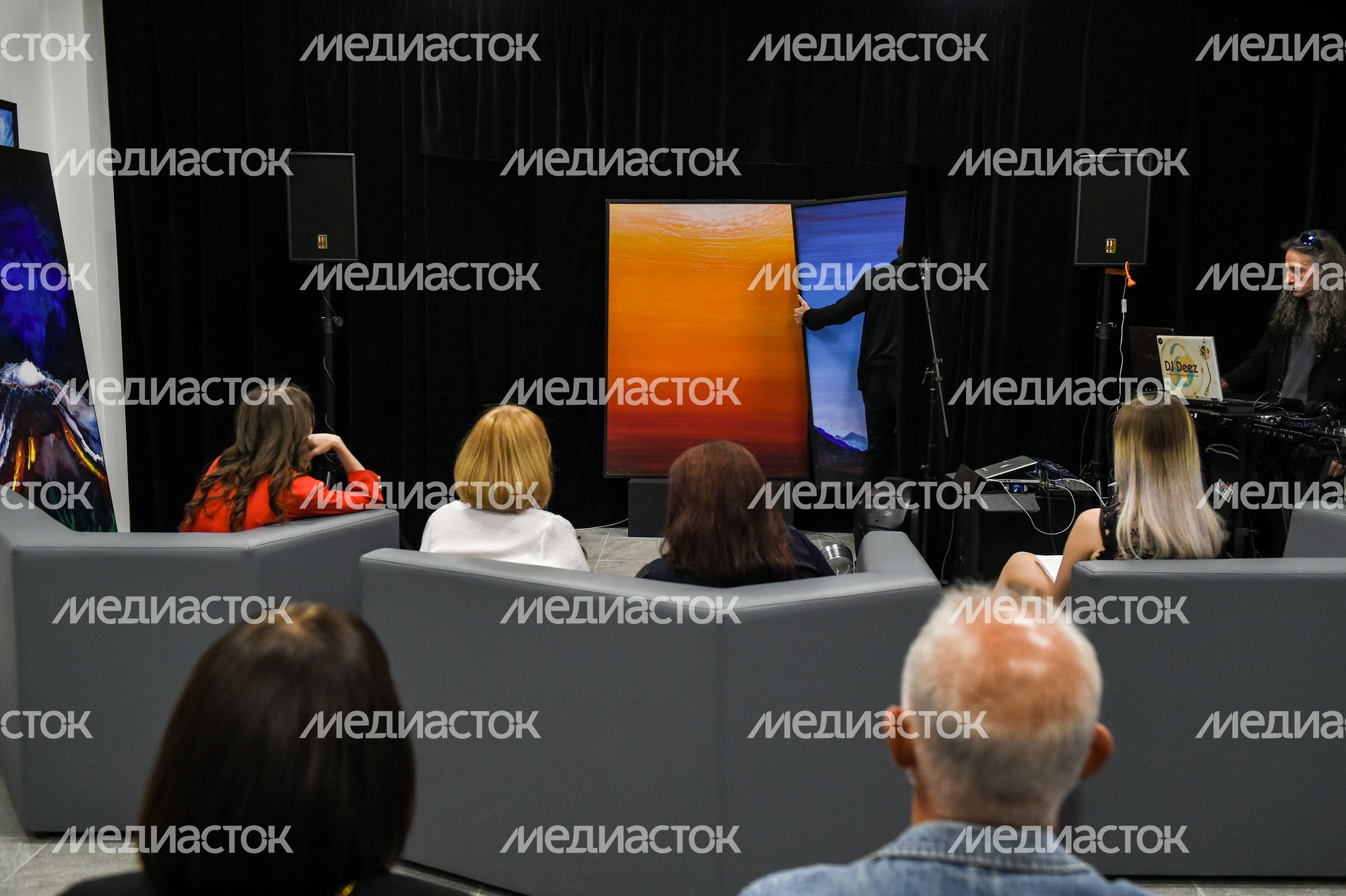 Открытие выставки современного искусства Российско-Китайские Сезоны в Москве