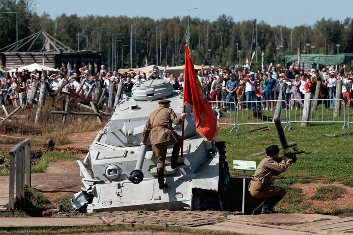 Военно-историческая реконструкция «Огненная дуга» в Одинцовском округе, посвященная Курской битве