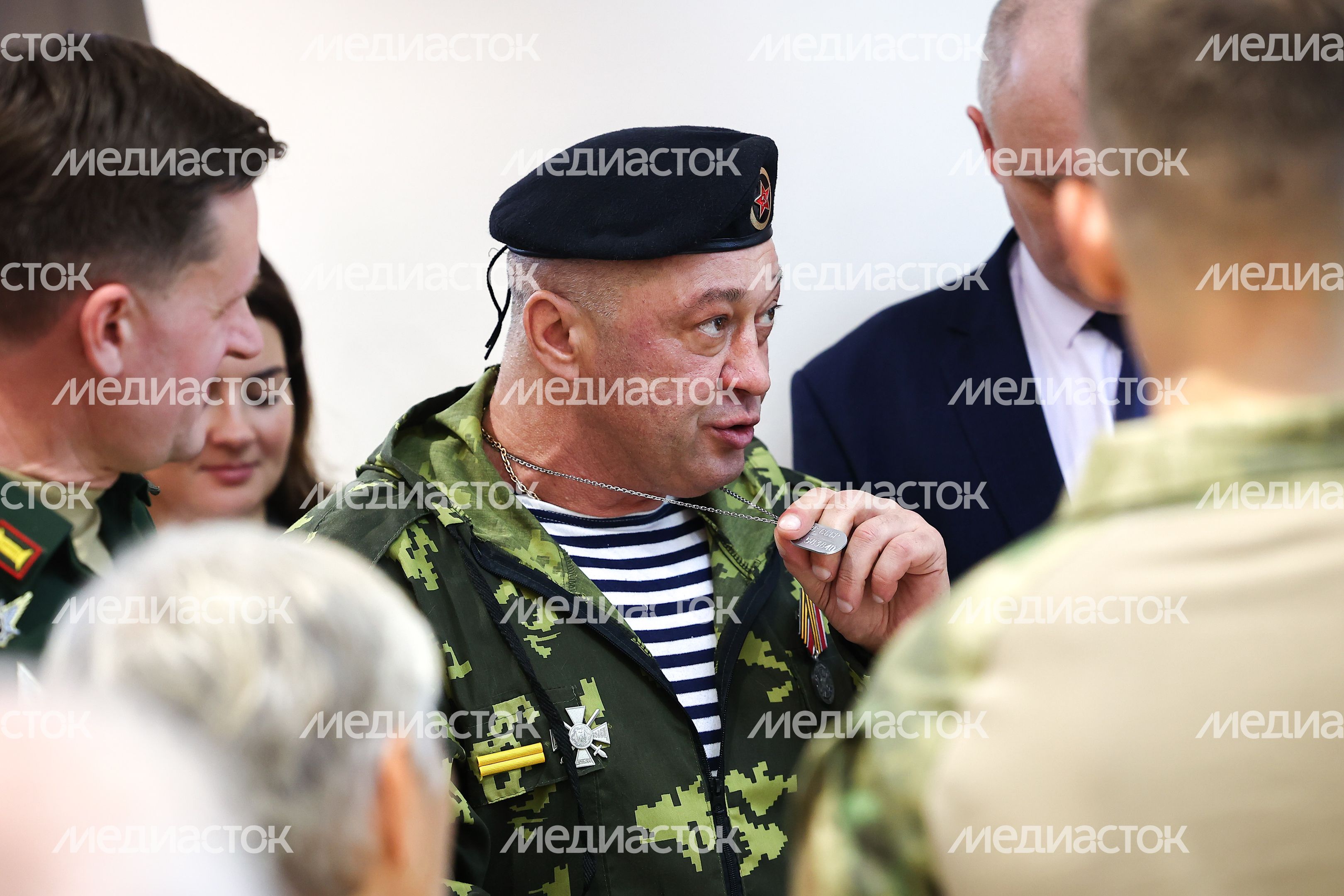 Награждение добровольцев из отряда «БАРС» Губернатором Подмосковья