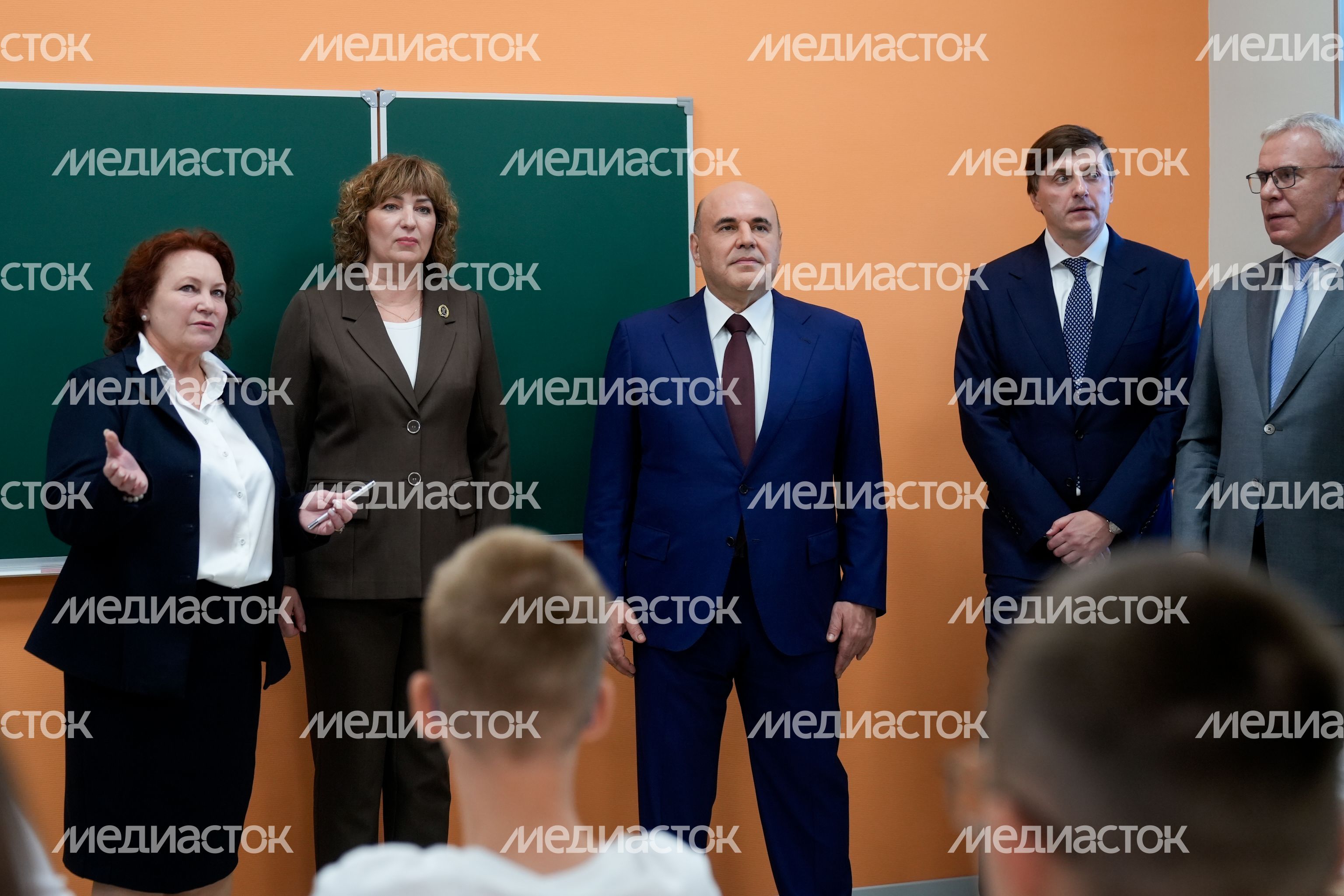 Михаил Мишустин, Андрей Воробьев и Сергей Кравцов поздравили с Днем знаний учеников и педагогов "Орбиты" Михаил Мишустин, Андрей Воробьев и Сергей Кравцов поздравили с Днем знаний учеников и педагогов "Орбиты"