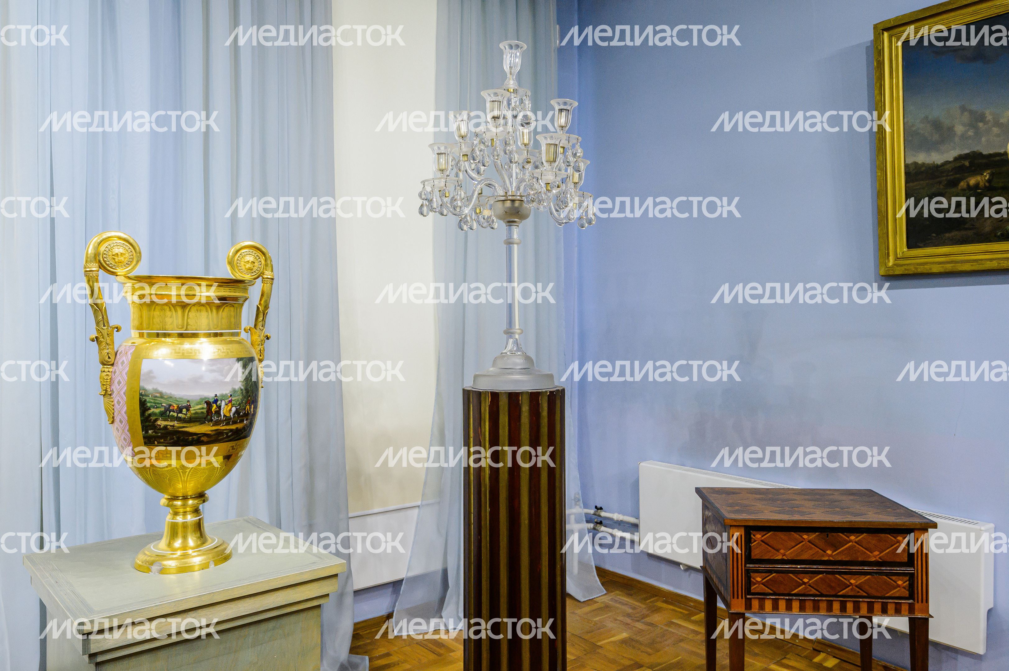 Экспозиция «Художественные коллекции и храмовое искусство» в музее-заповеднике «Дмитровский кремль» Экспозиция «Художественные коллекции и храмовое искусство» в музее-заповеднике «Дмитровский кремль»
