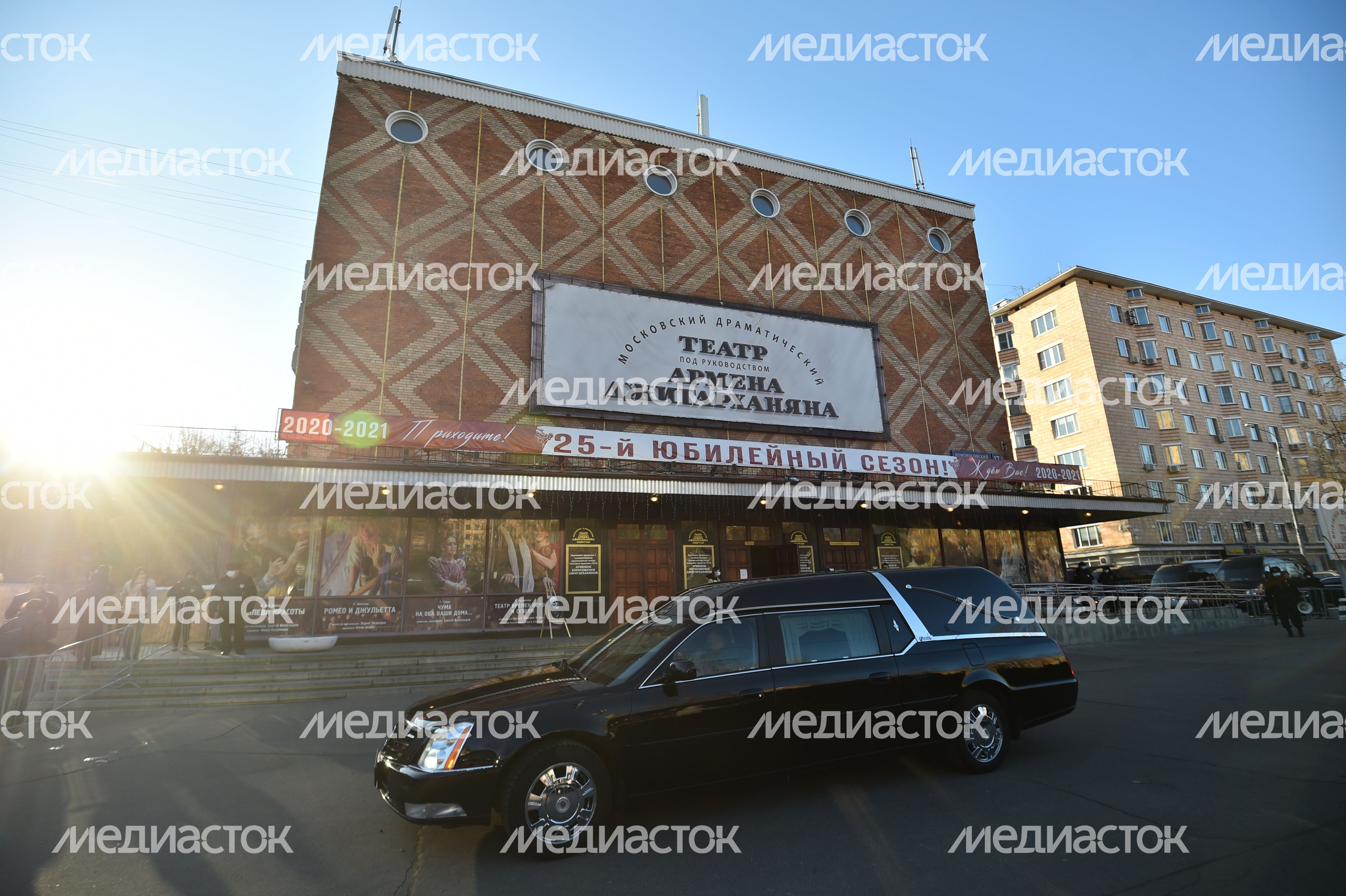 Церемония прощания с Арменом Джигарханяном в Москве