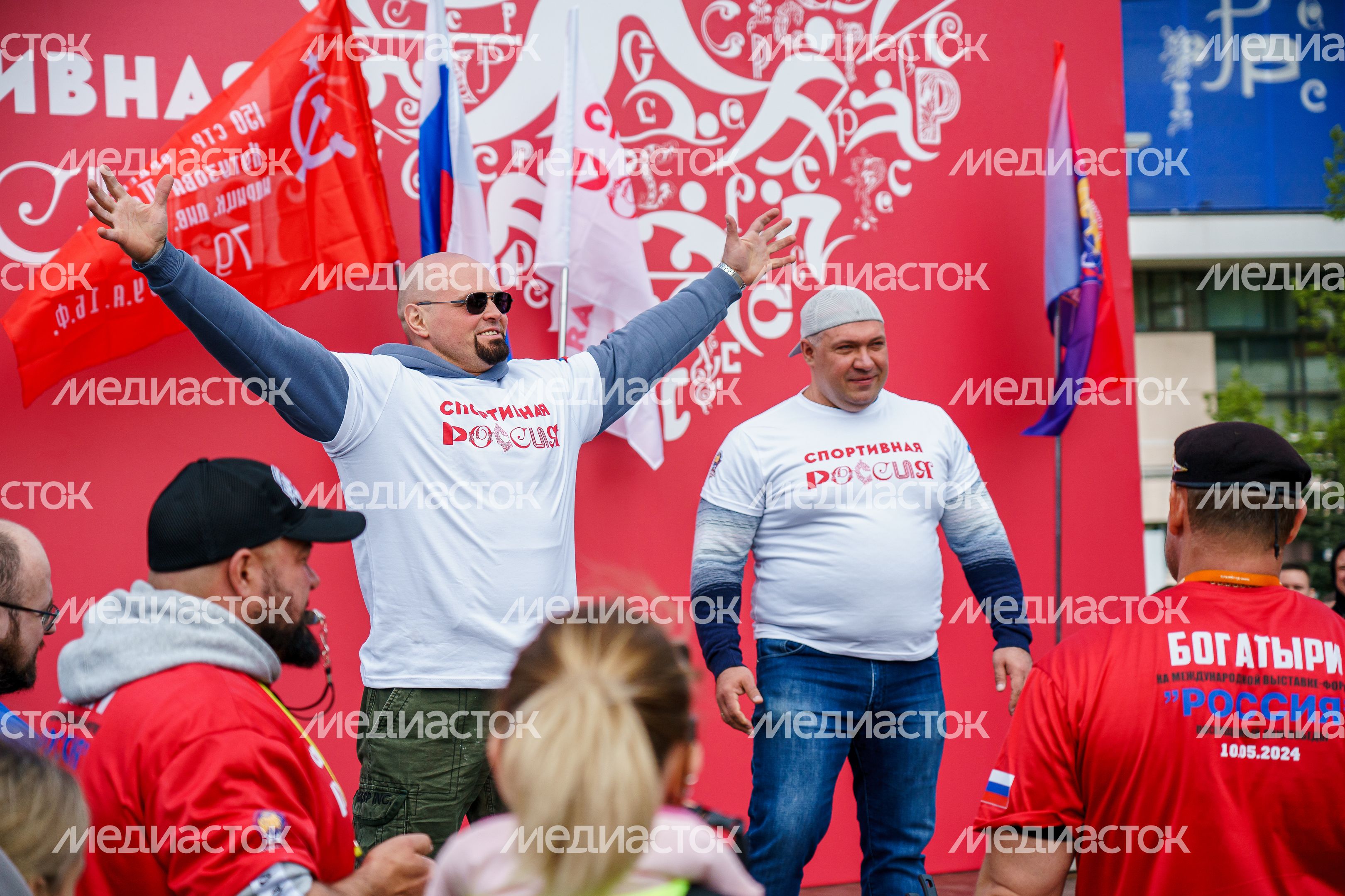 Богатыри на международной выставке-форуме "Россия" Богатыри на международной выставке-форуме "Россия"