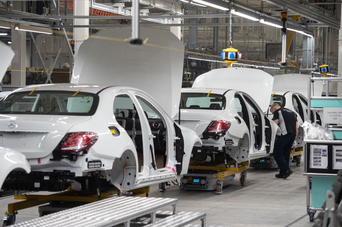 Открытие автомобильного завода Mercedes‑Benz в Подмосковье