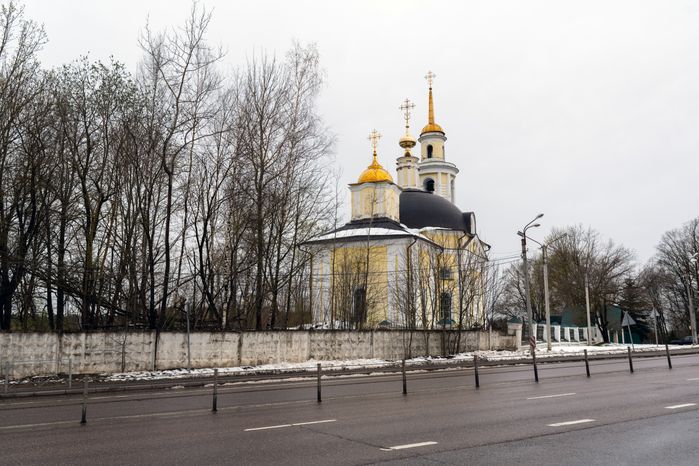 Иоанно-Предтеченский храм в селе Садки округа Истра