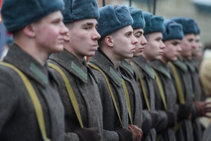 Торжественный марш в честь парада 1941 года на Красной площади в Москве
