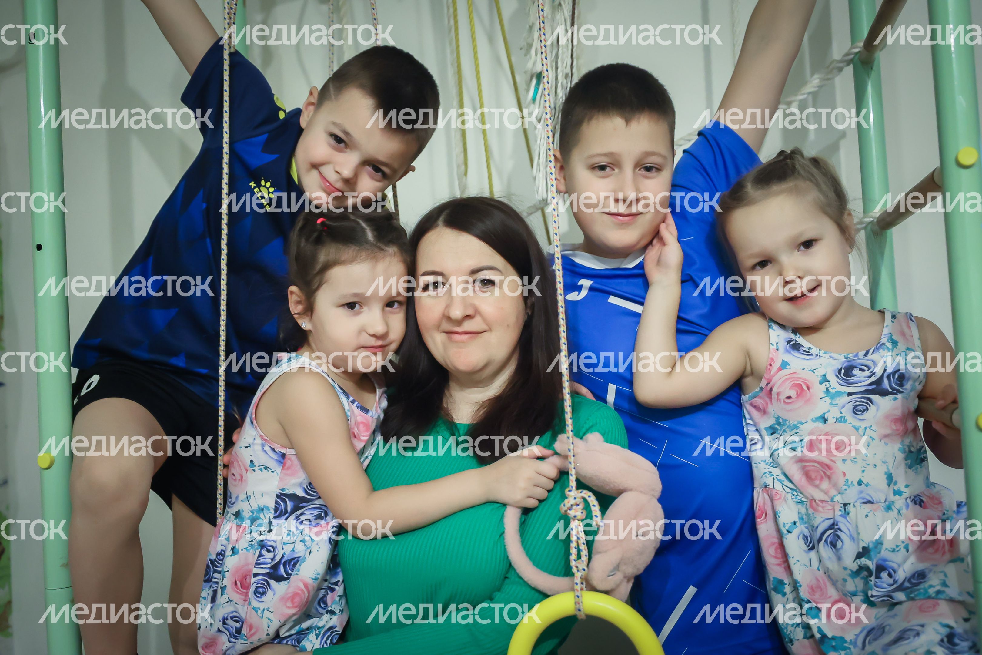 Андрей Воробьев поздравил с Новым годом и наступающим Рождеством семью Александра Сычева, погибшего в ходе спецоперации
