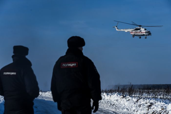 Работы на месте крушения самолета АН-148 в Подмосковье
