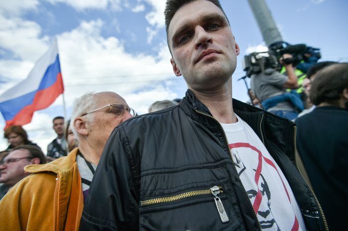 Возложение цветов к месту убийства Бориса Немцова в Москве