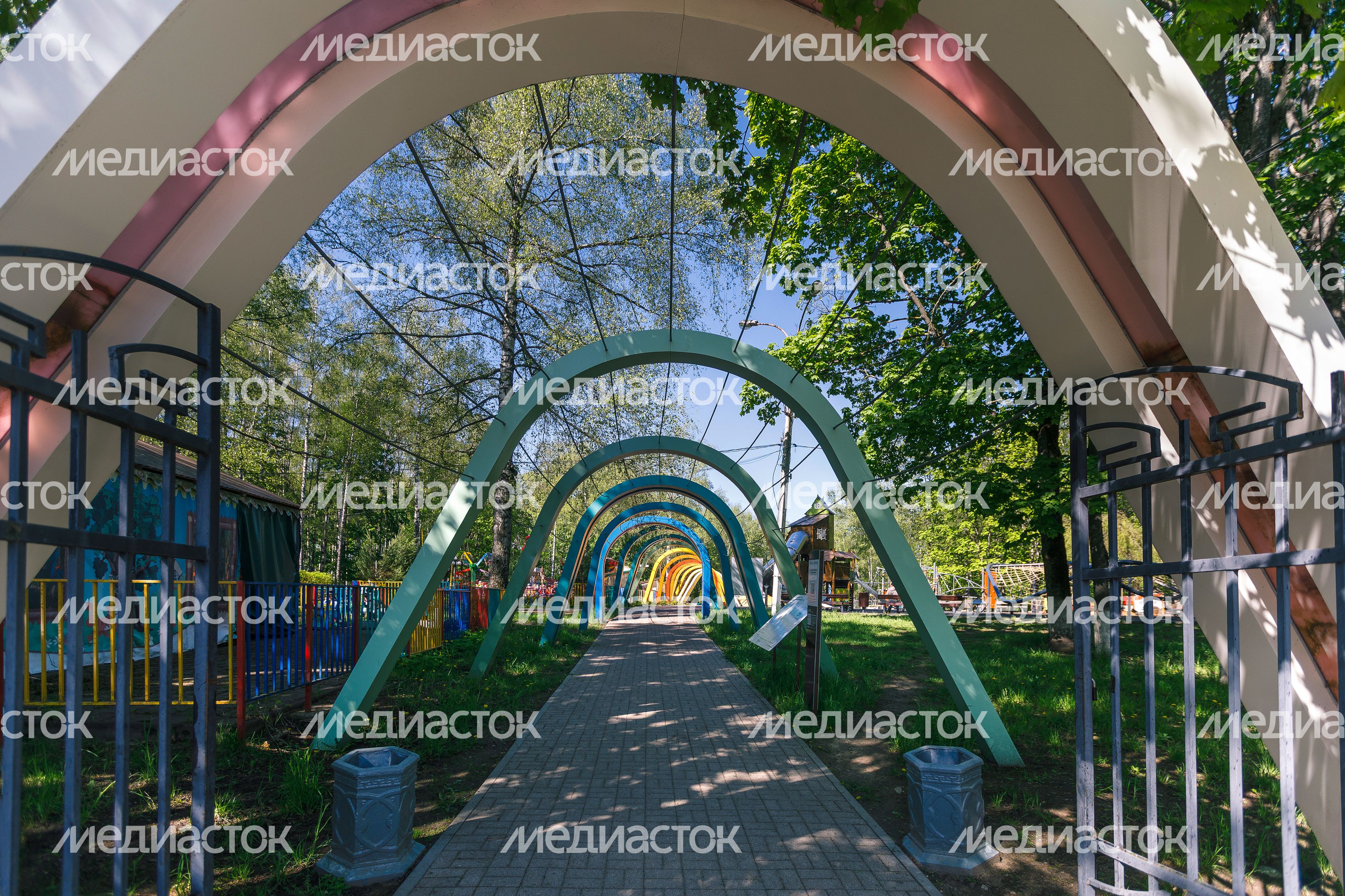 Аттракционы в парке «Березовая роща» города Дмитров Аттракционы в парке «Березовая роща» города Дмитров