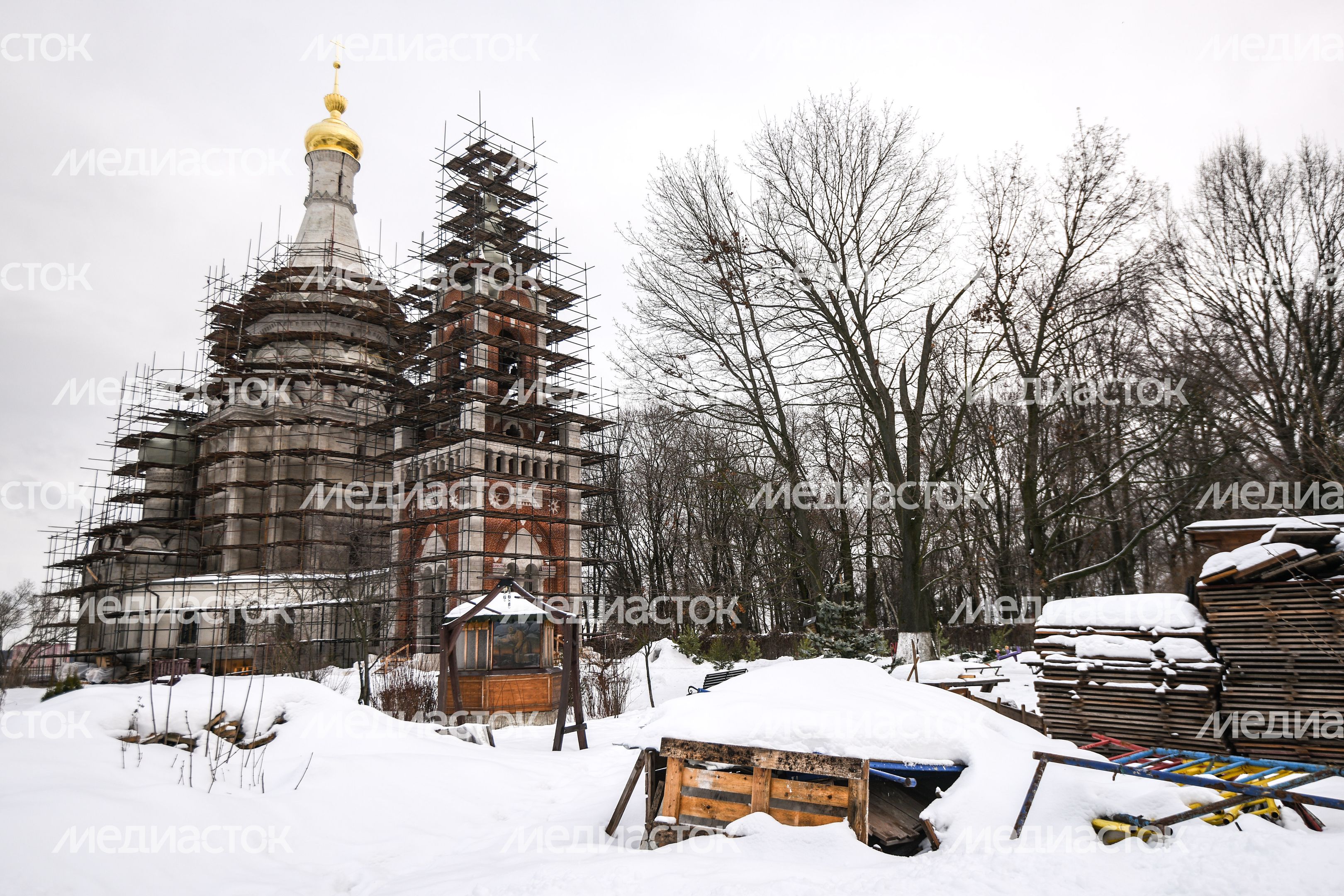 Храм Преображения Господня в селе Остров