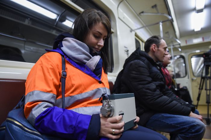 Проверка воздуха в Московском метрополитене