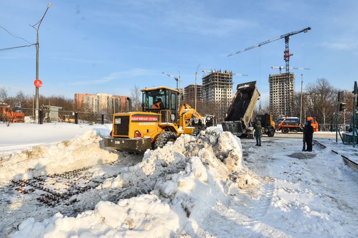 Утилизация снега на снегосплавном пункте «Черкизово»