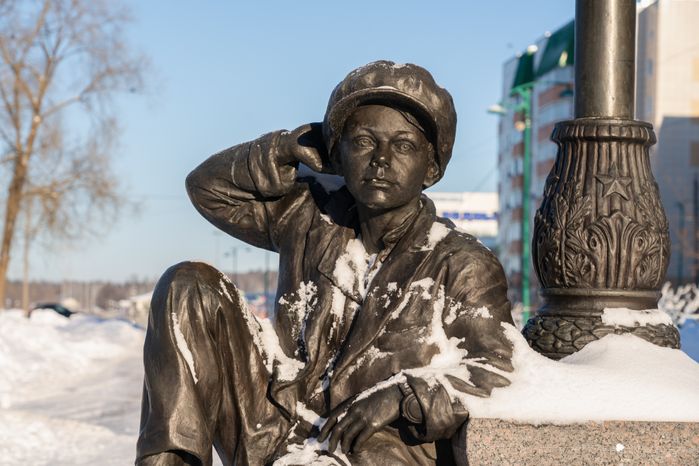 Памятник Мишке Карасю в Рузе