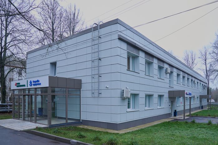 Здание поликлиники в Молодежном