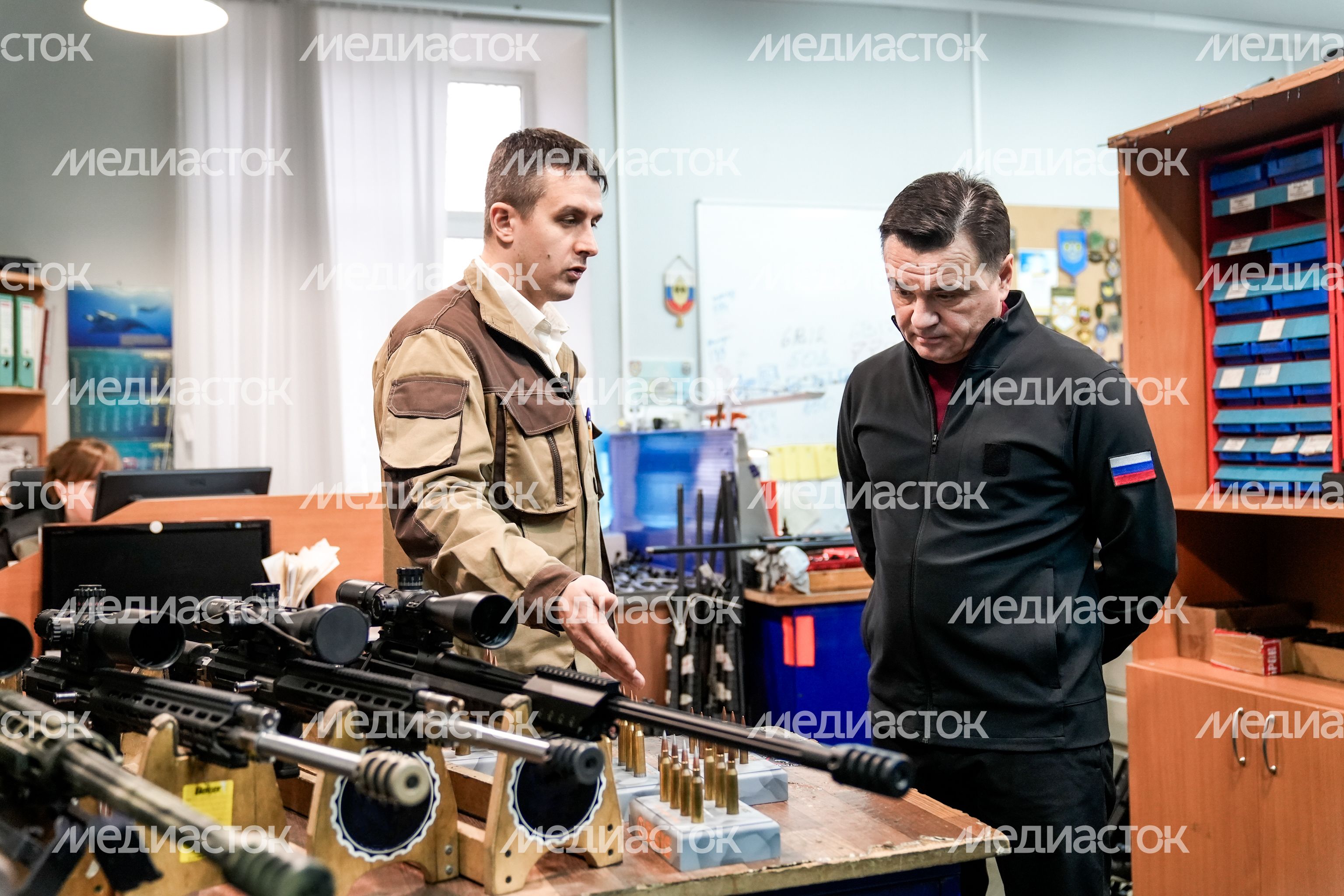 Андрей Воробьев оценил работу подмосковного оружейного завода Андрей Воробьев оценил работу подмосковного оружейного завода