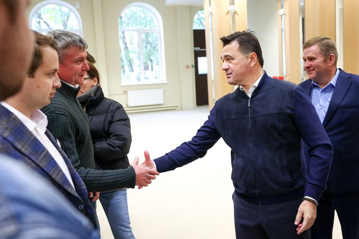 Проверка хода капремонта Центра культуры и творчества «Родники» в Волоколамске Губернатором Подмосковья
