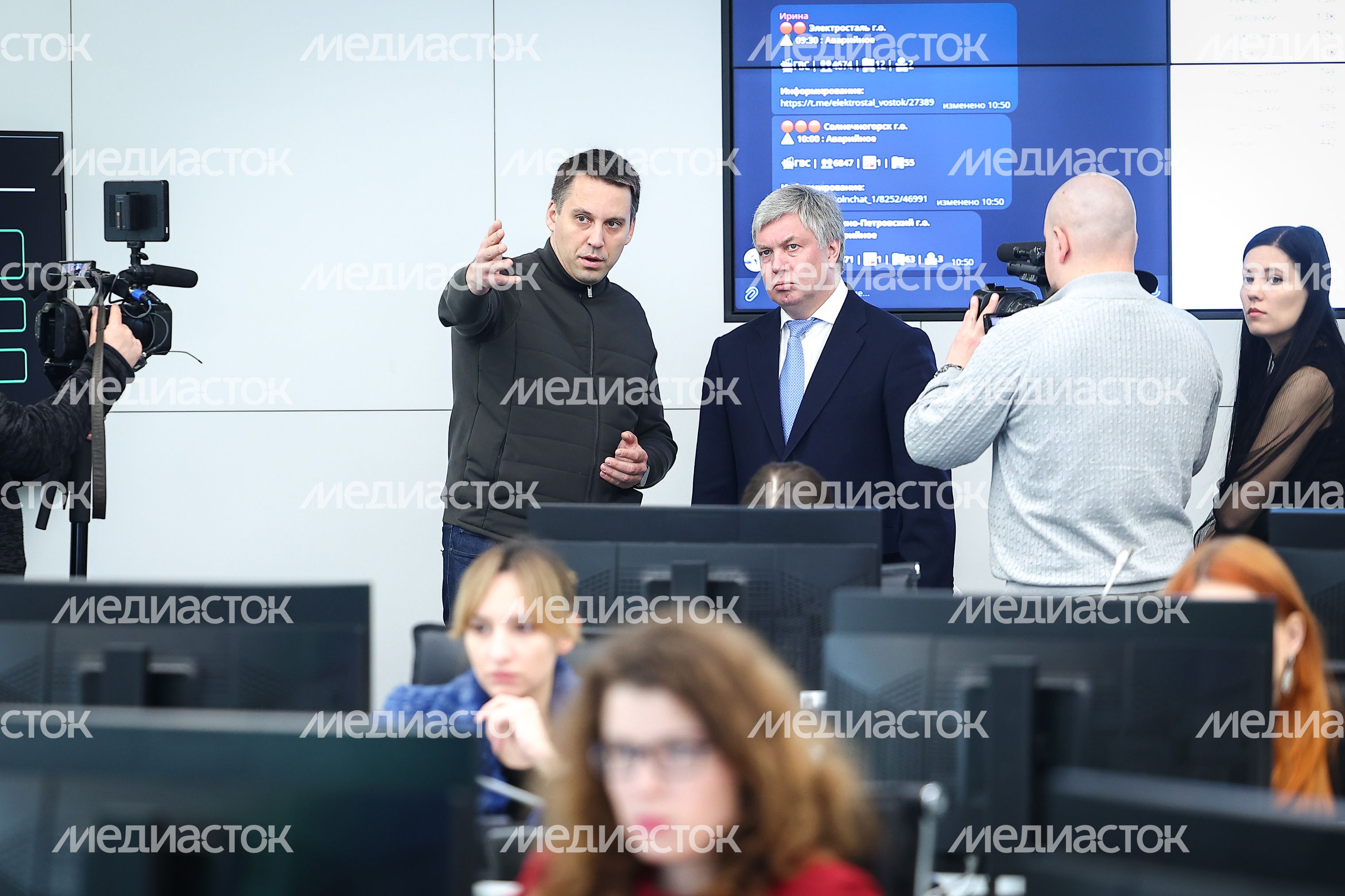 Вячеслав Духин и Алексей Русских обсудили особенности работы Инфоцентра Подмосковья Вячеслав Духин и Алексей Русских обсудили особенности работы Инфоцентра Подмосковья