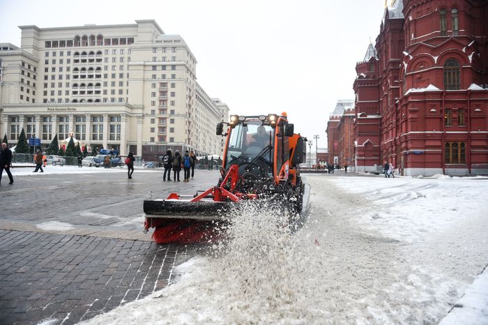 Последстивя сильного снегопада в Москве