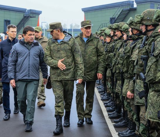 Проверка губернатором Подмосковья условий размещения мобилизованных в парке «Патриот»
