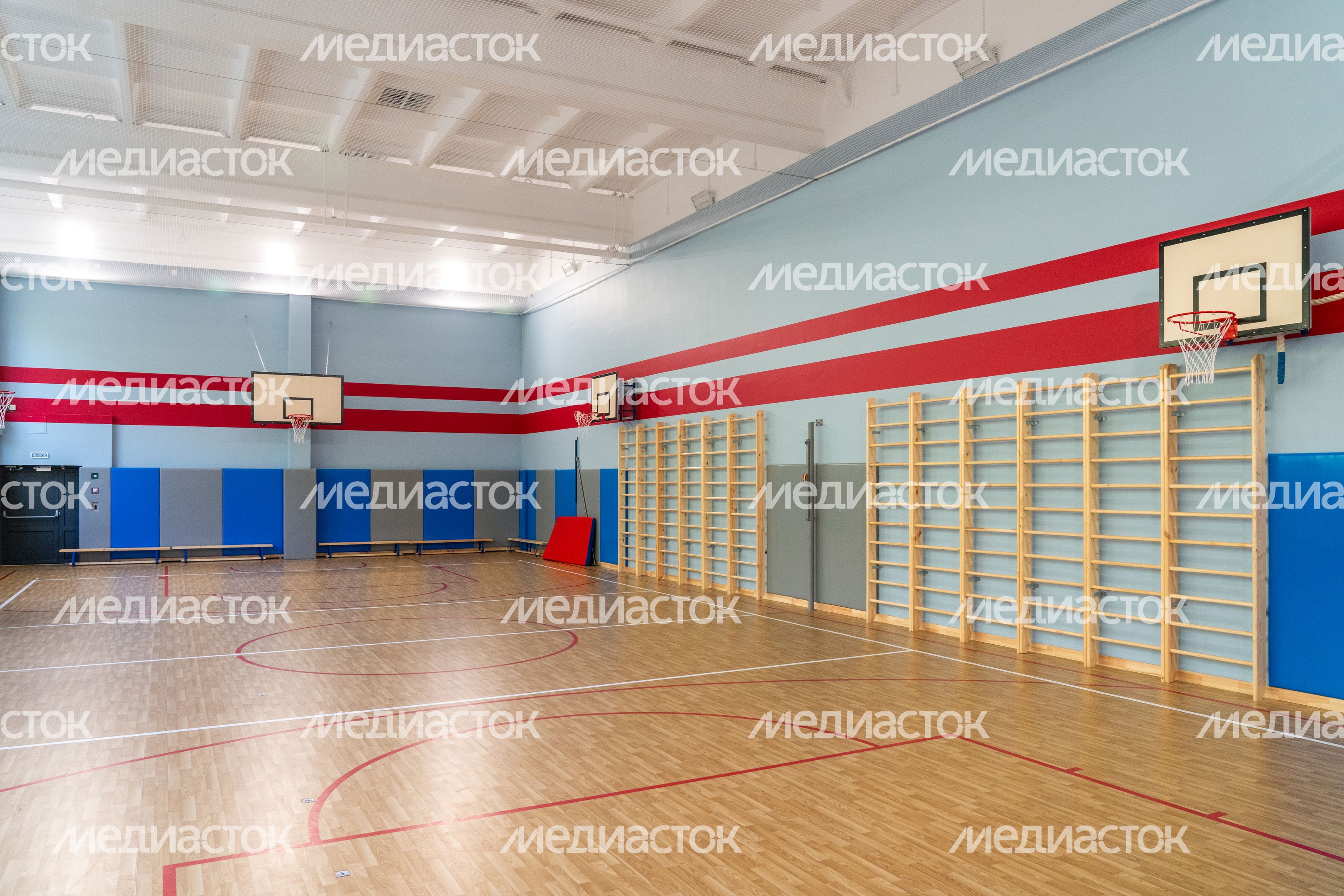 Спортзал в лицее города Истра после капитального ремонта