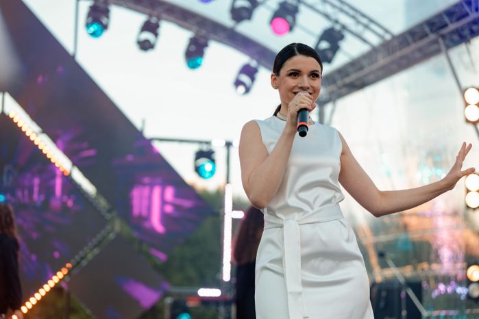 Певица Лана Карамова на конкурсе современной этнической музыки на фестивале «RUS_СВЕТ 2025» в Красногорске
