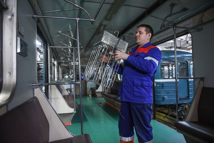 Кварцевание и мытье вагонов метро