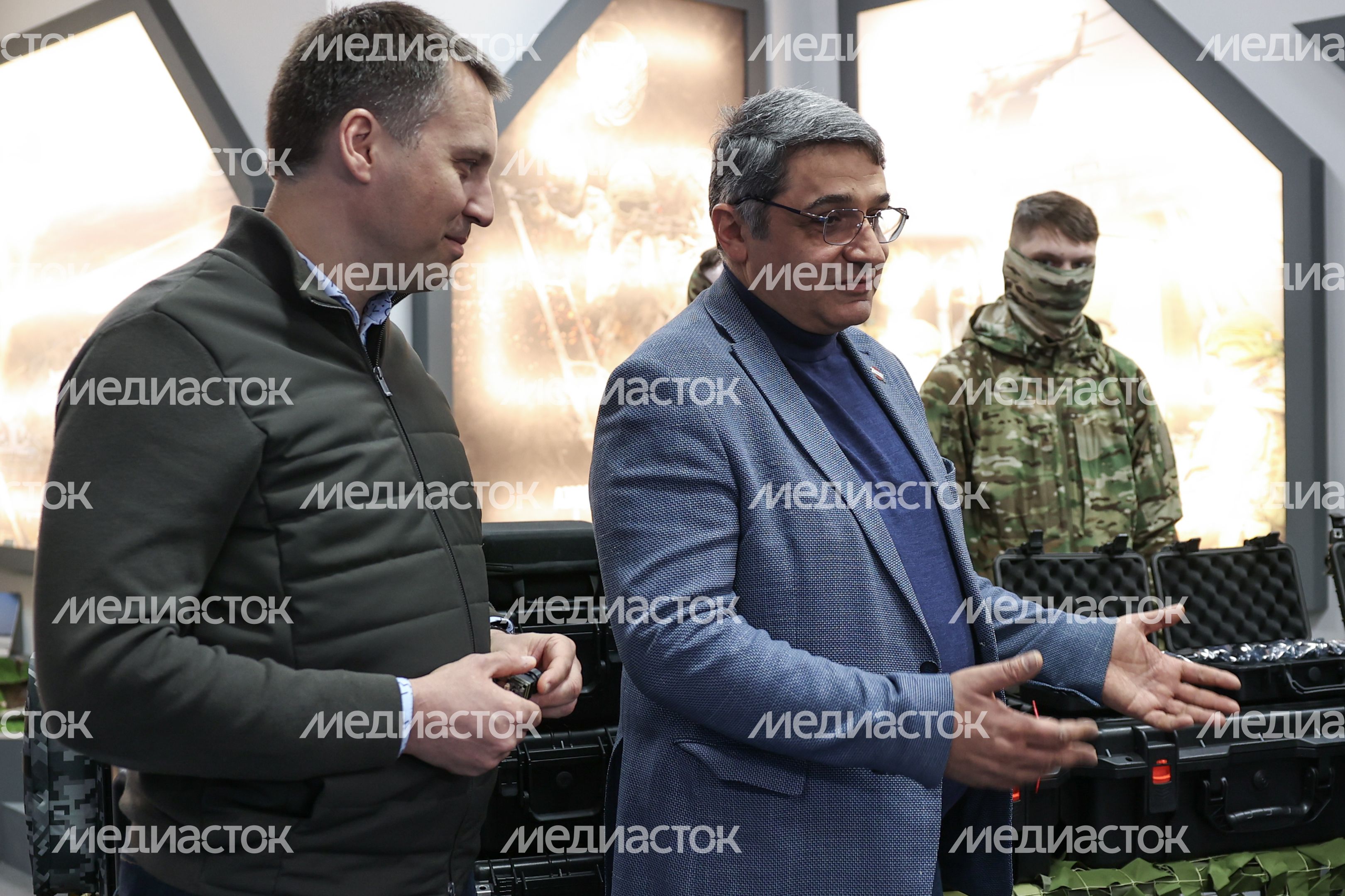 Команда губернатора Московской области передала бригаде спецназа ВДВ тепловизоры и дроны Команда губернатора Московской области передала бригаде спецназа ВДВ тепловизоры и дроны
