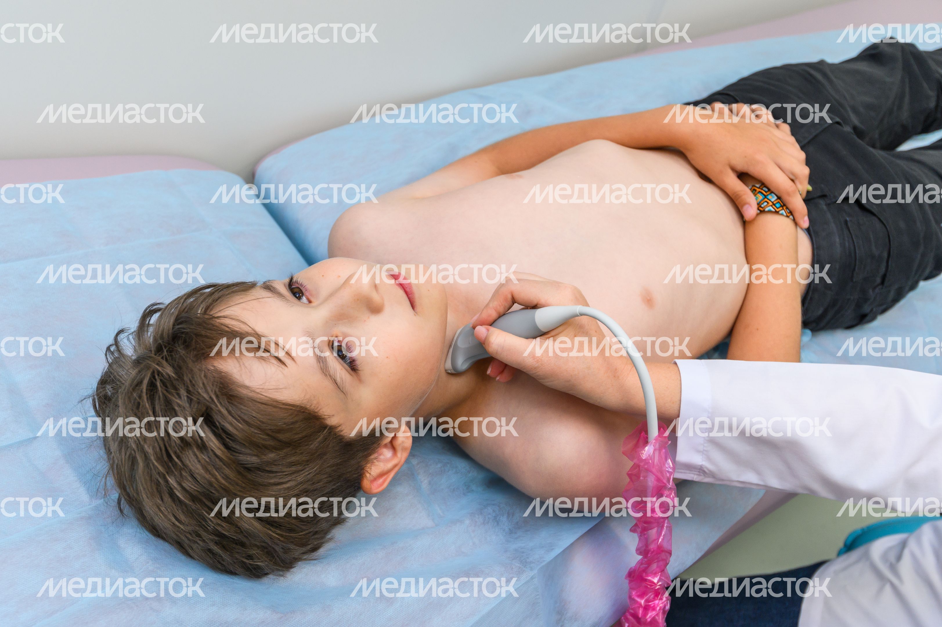 Дети на приеме у врачей в Детском клиническом центре имени Л.М. Рошаля Дети на приеме у врачей в Детском клиническом центре имени Л.М. Рошаля