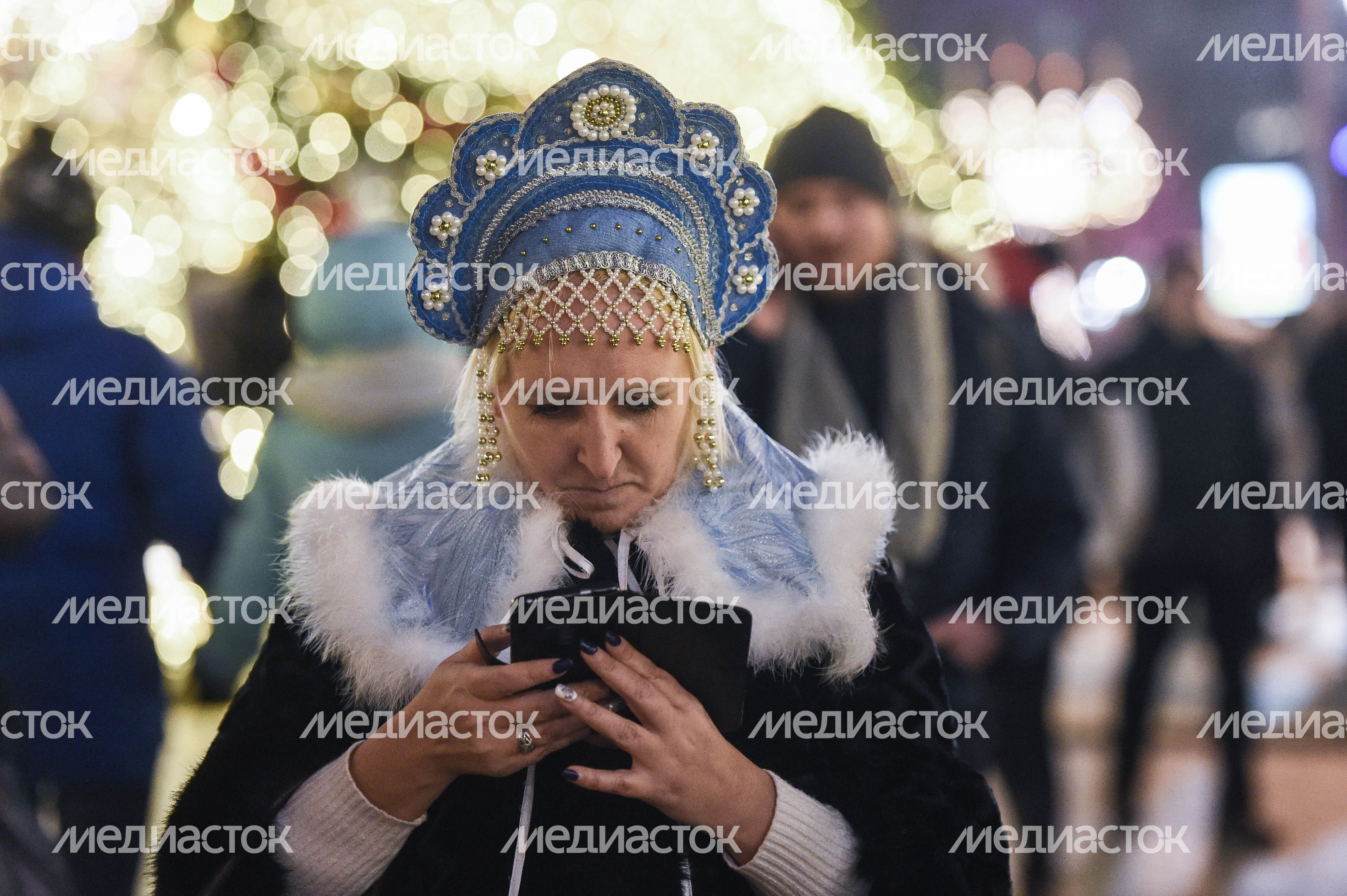 Парад Снегурочек в Москве