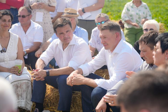Андрей Воробьев посетил агропромышленную выставку "День поля Московской области"
