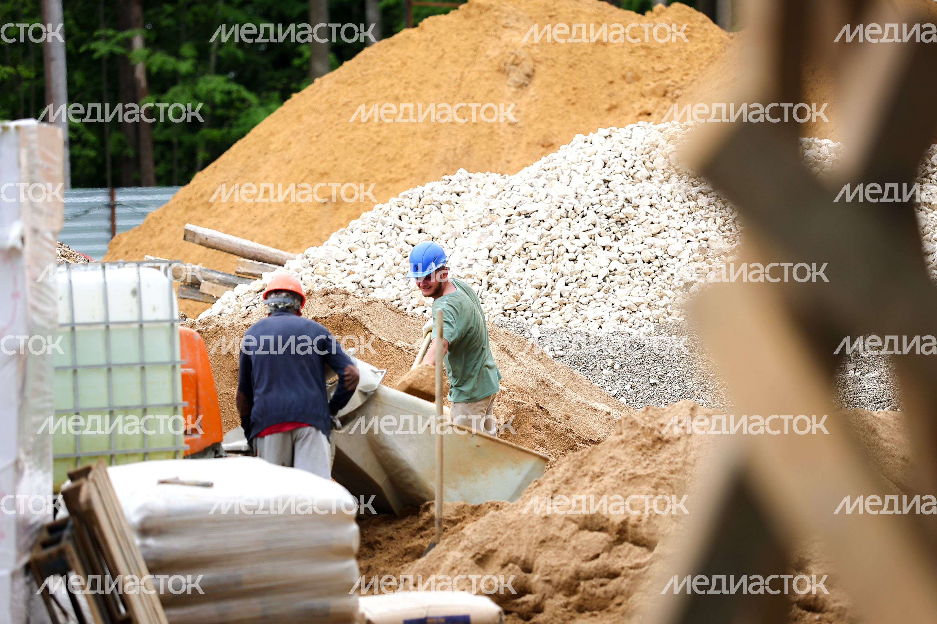 Проверка хода строительства школы в мкр  Юго-Западный в Ступине Губернатором Подмосковья