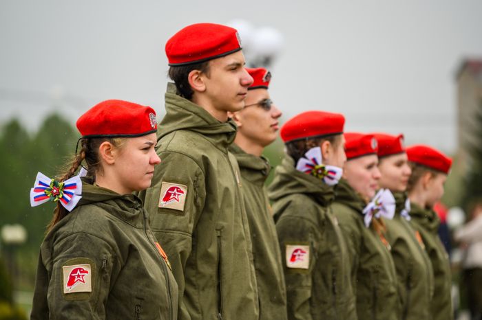 Военно-патриотическая игра «Юнармия, вперед!», посвященная Дню Победы, в Горках Ленинских