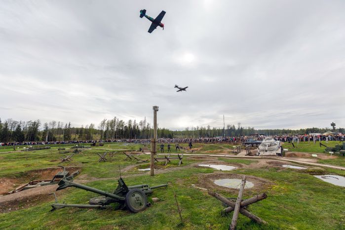 День Победы в Центральном парке «Патриот» Одинцовского округа: самолеты на военно-исторической реконструкции