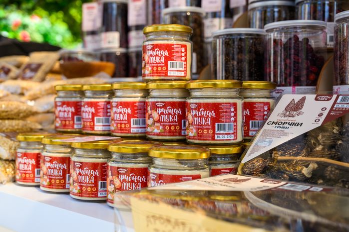 Ярмарка продуктов питания, произведенных в Подмосковье, на гастрономическом фестивале «Вкусы России» 2026 на ВДНХ