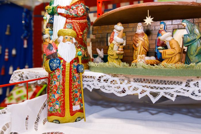 Предметы народных художественных промыслов на выставке «Ладья. Зимняя сказка 2024»
