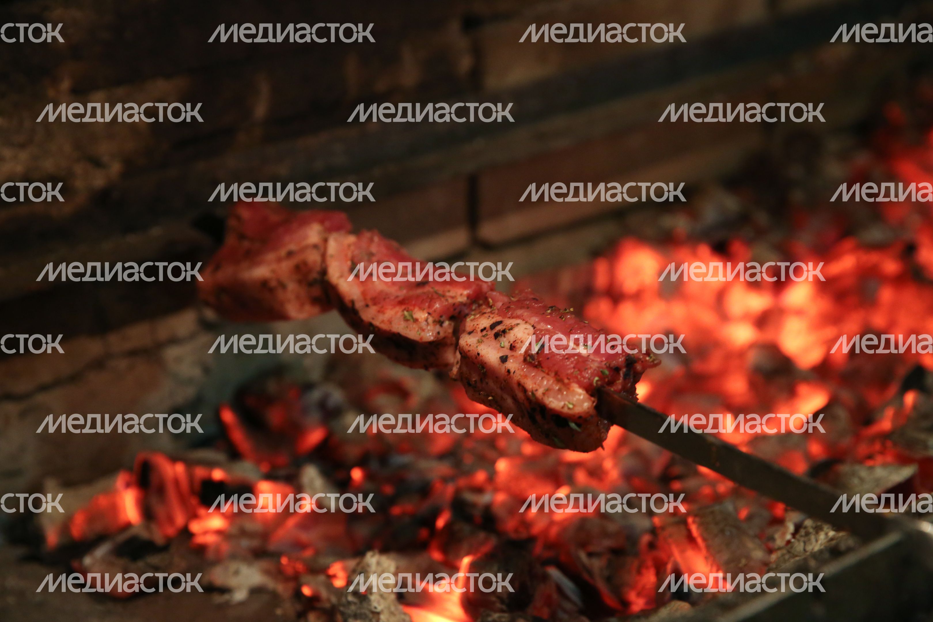 Приготовление свиного шашлыка
