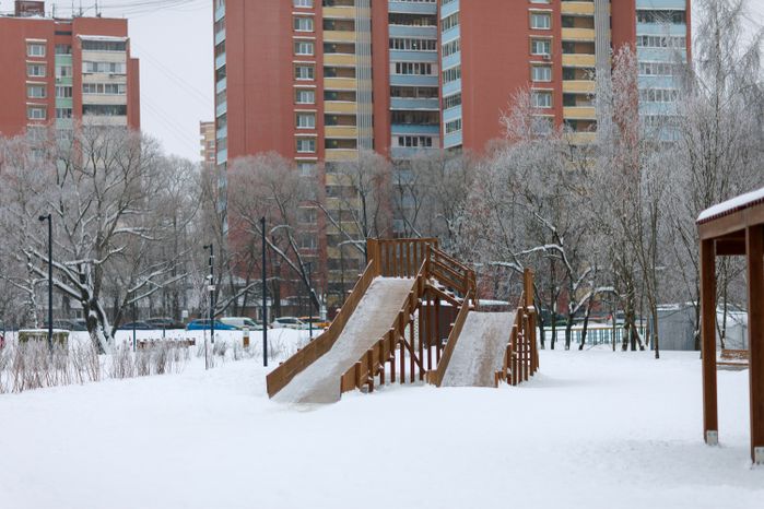 Горка в сквере Защитников Москвы в Лобне