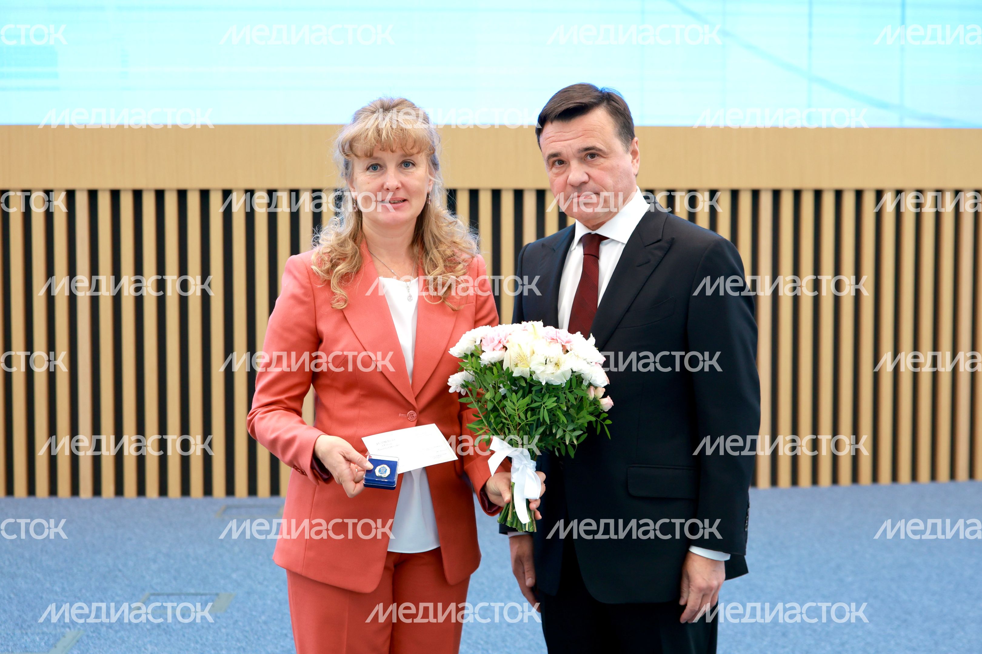 Андрей Воробьев поздравил подмосковных учителей с профессиональным праздником Андрей Воробьев поздравил подмосковных учителей с профессиональным праздником