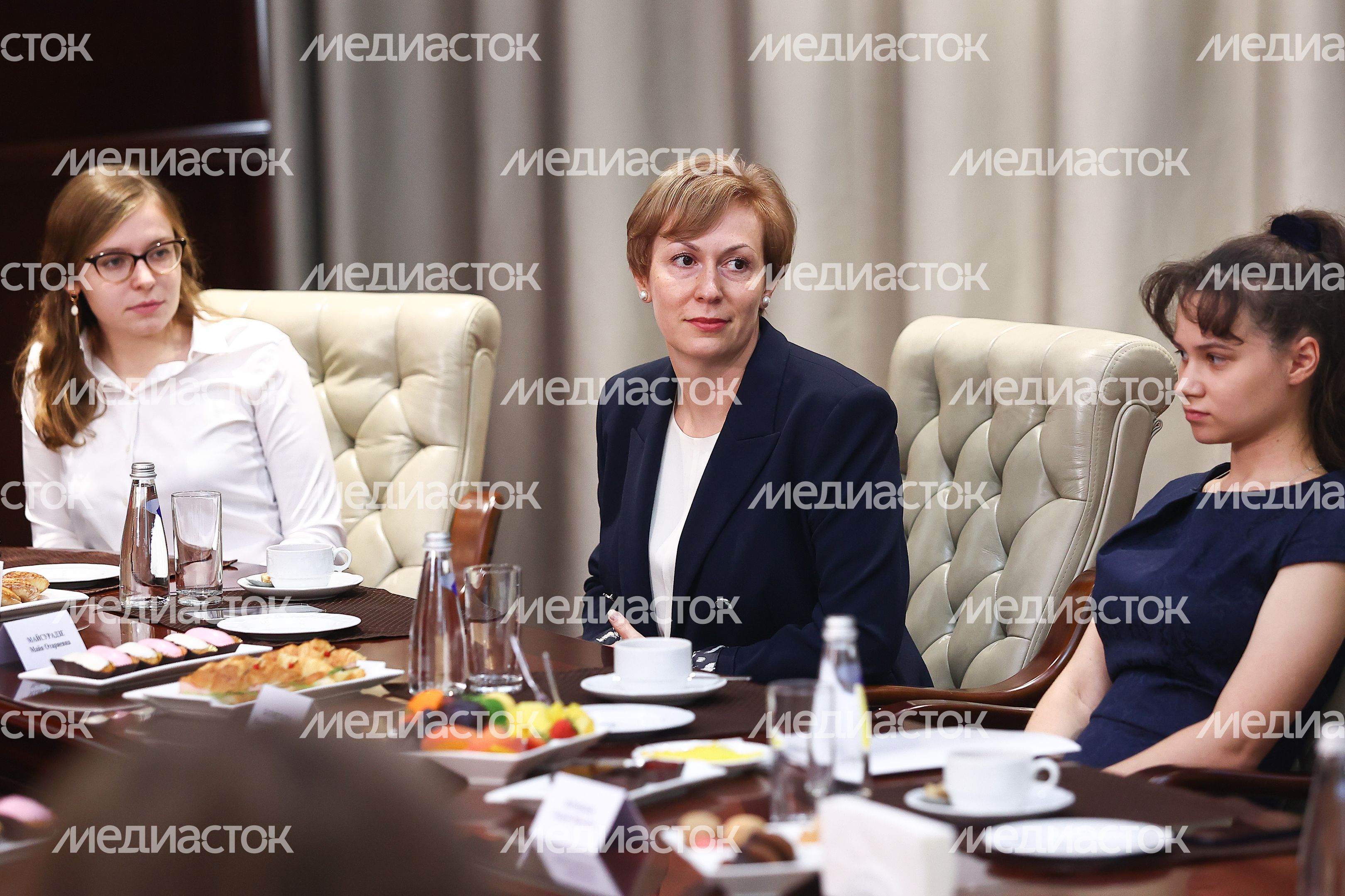 Обсуждение Губернатором Подмосковья с победителями, призерами школьных олимпиад и их наставниками развития образования в регионе