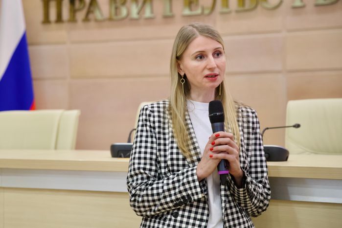 Подмосковным тренерам вручили сертификаты на покупку жилья по соципотеке