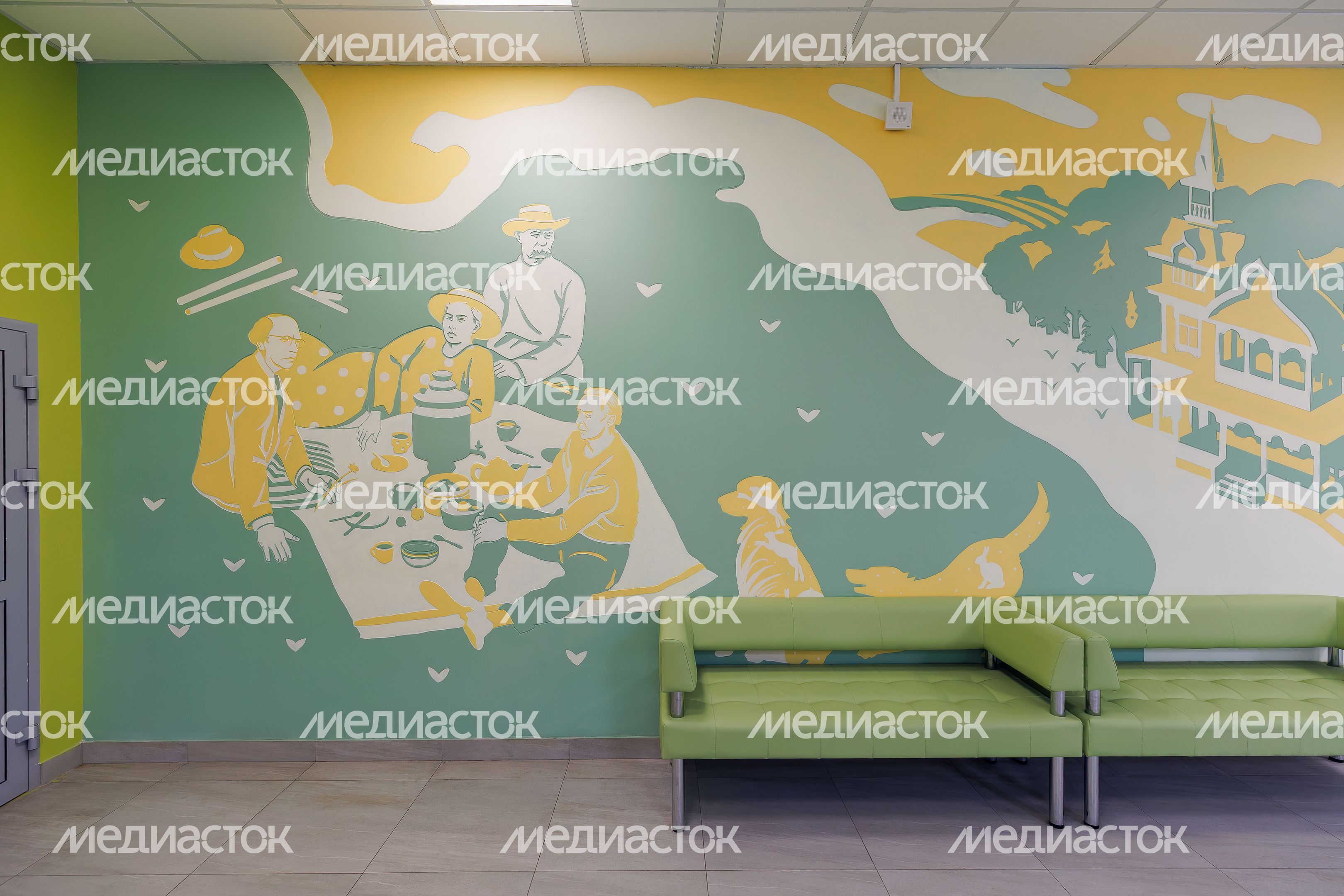 Роспись стен в гимназии №23 на улице Тюкова в Сходне округа Химки после капитального ремонта