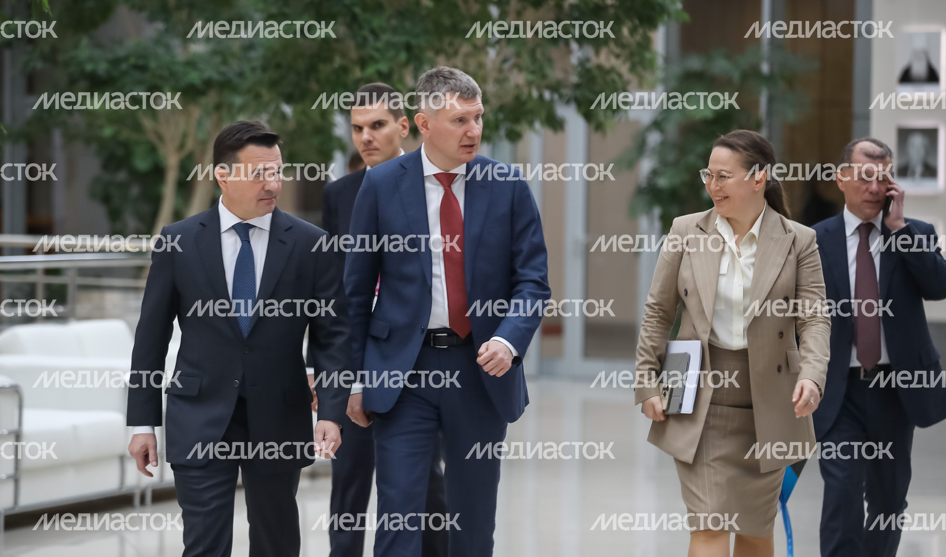 Съезд министров экономики субъектов России открылся в Доме правительства Подмосковья Съезд министров экономики субъектов России открылся в Доме правительства Подмосковья
