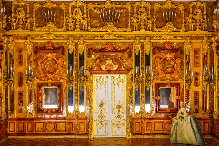 Выставка «Солнечный камень. Янтарь Александра Крылова» в Сергиево-Посадском музее-заповеднике