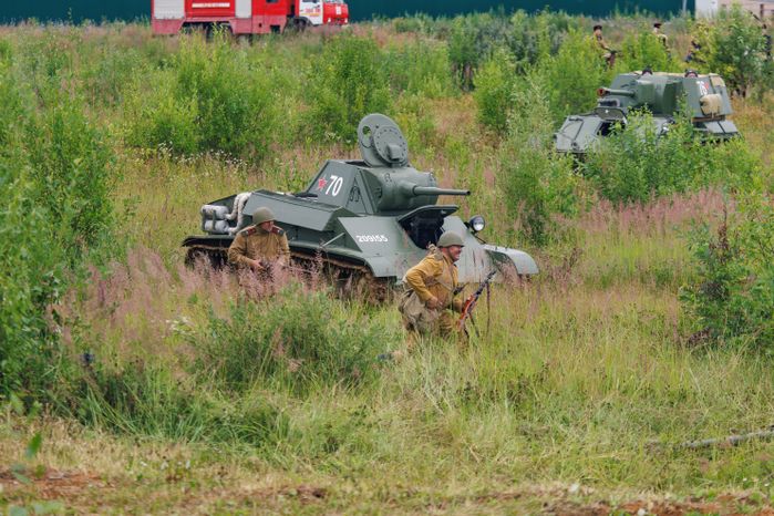 Эпизод Курской битвы под Прохоровкой на военно-исторической реконструкции в Центральном парке «Патриот»